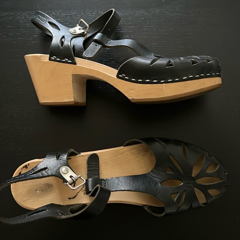 Swedish Hasbeens size 39 clogs sandals